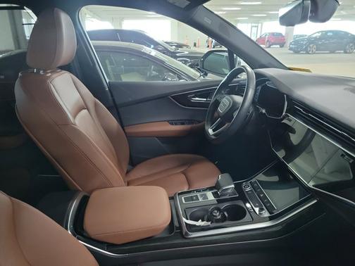 2022 Audi Q7 Premium Plus