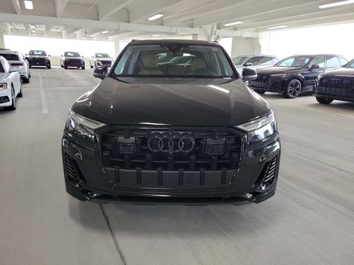 2025 Audi Q7 Premium Plus