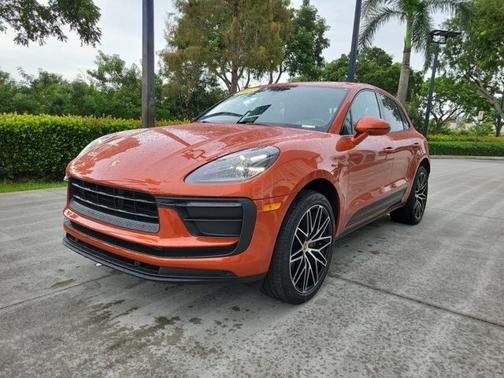 2022 Porsche Macan 