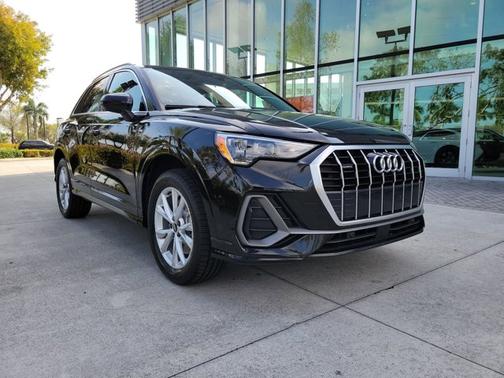 2021 Audi Q3 S line Premium