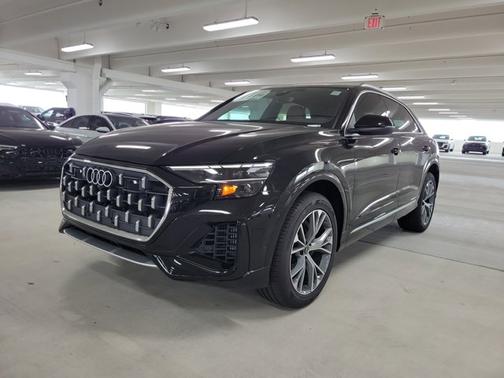 2025 Audi Q8 Premium