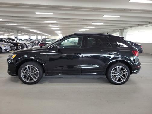 2024 Audi Q3 S line Premium