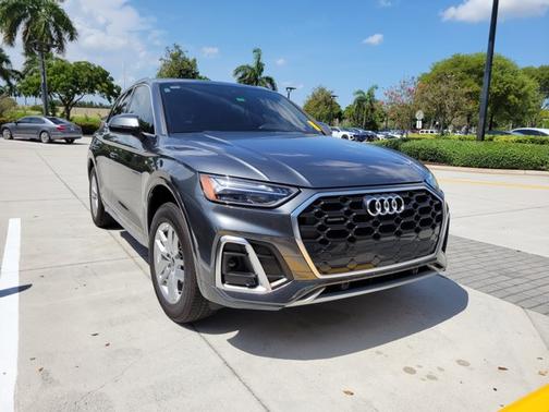 2023 Audi Q5 S line Premium