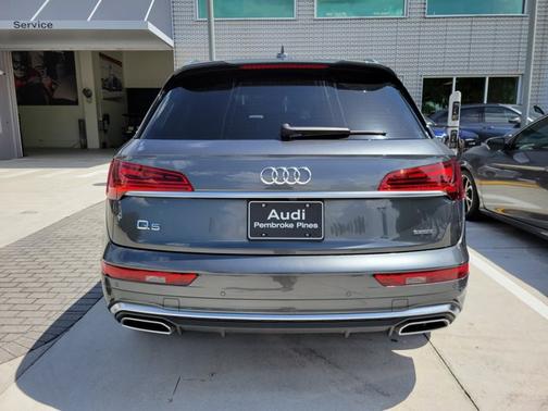 2023 Audi Q5 S line Premium