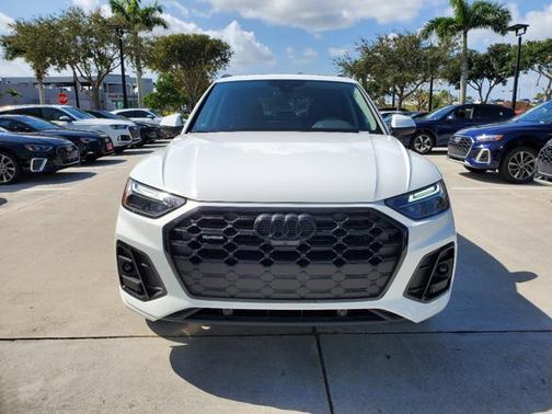 2022 Audi Q5 S line Premium Plus