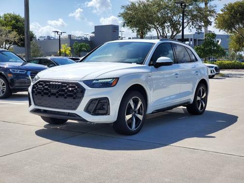 2022 Audi Q5 S line Premium Plus