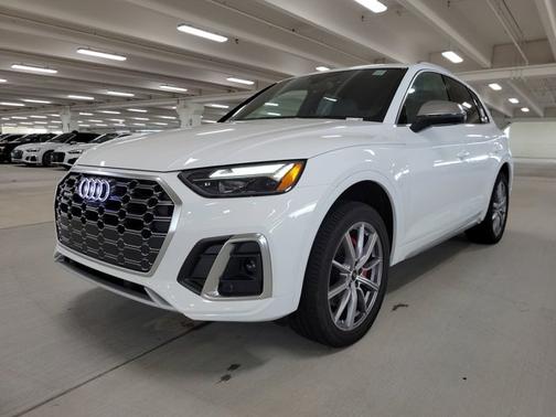 2025 Audi SQ5 Premium Plus