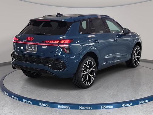 Malpelo Blue Metallic 2026 Audi Q3 TFSI quattro S tronic