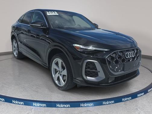Mythos Black Metallic 2025 Audi Q5 Premium Plus TFSI quattro S tronic