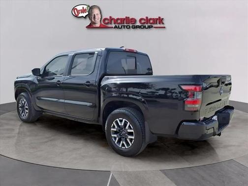 2024 Nissan Frontier SL