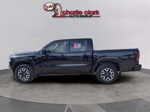 2024 Nissan Frontier SL