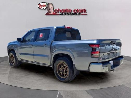 2024 Nissan Frontier SL