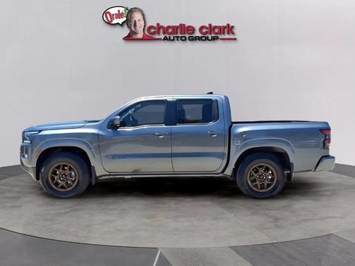 2024 Nissan Frontier SL