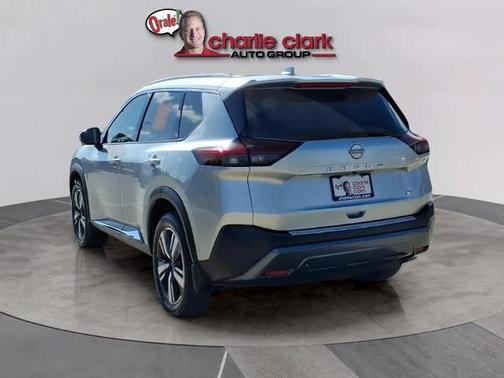 Brilliant Silver Metallic 2023 Nissan Rogue SL