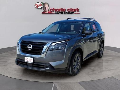 Gun Metallic 2024 Nissan Pathfinder SV