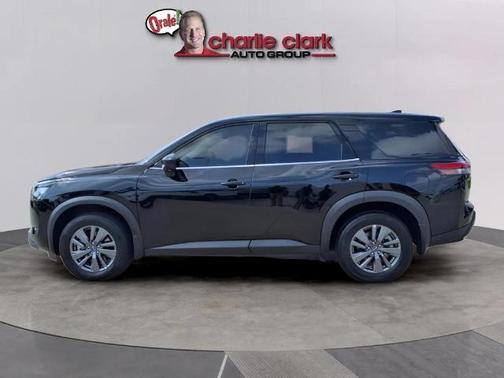 2024 Nissan Pathfinder S