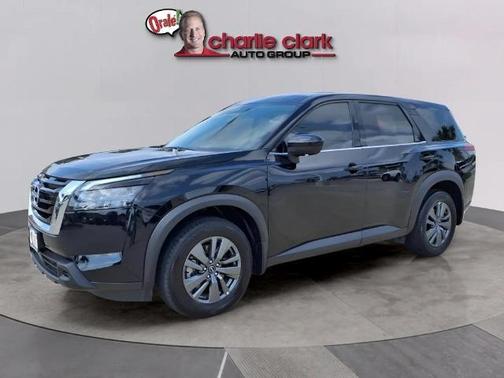 2024 Nissan Pathfinder S