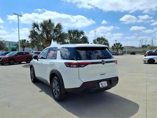 2025 Nissan Pathfinder S