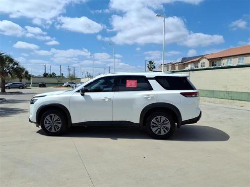 2025 Nissan Pathfinder S