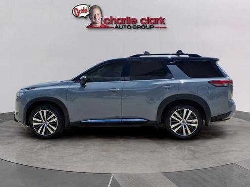 Gray 2 Tone 2022 Nissan Pathfinder Platinum