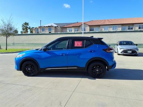 2021 Nissan Kicks SR