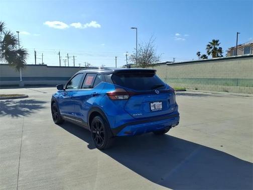 2021 Nissan Kicks SR
