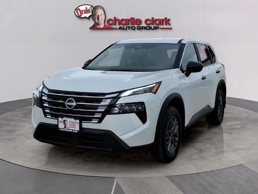 Everest White P 2025 Nissan Rogue S