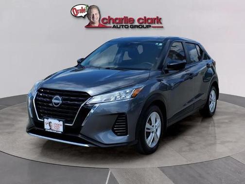 Gun Metallic 2024 Nissan Kicks S
