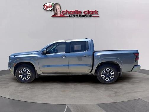 2024 Nissan Frontier SL
