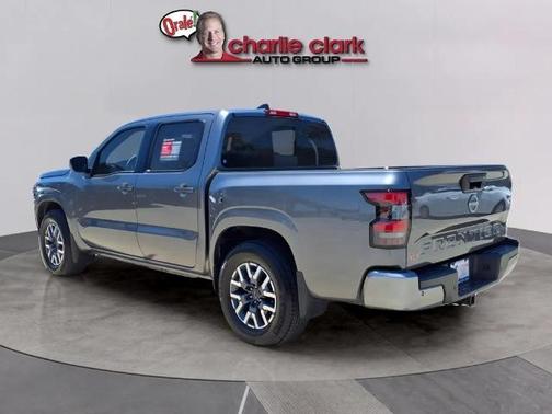 2024 Nissan Frontier SL