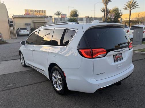 2018 Chrysler Pacifica Touring-L