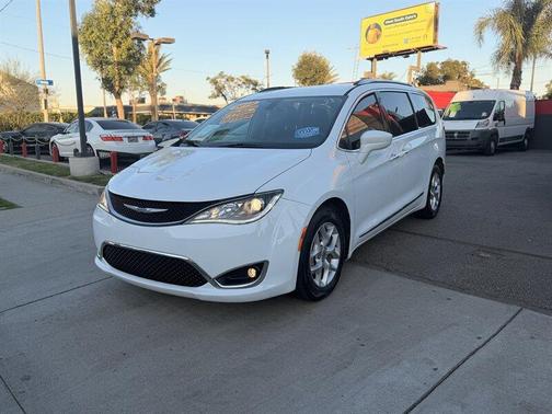 2018 Chrysler Pacifica Touring-L