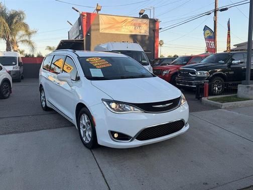 2018 Chrysler Pacifica Touring-L