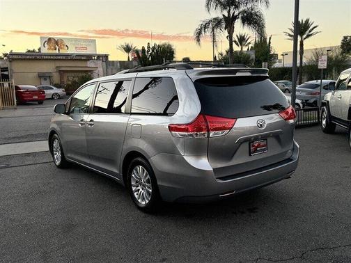 2013 Toyota Sienna XLE