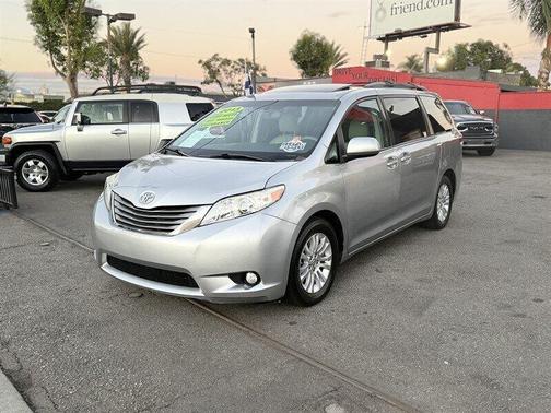 2013 Toyota Sienna XLE