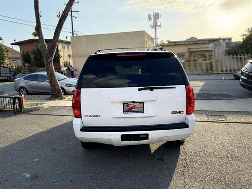 Summit White 2013 GMC Yukon SLT