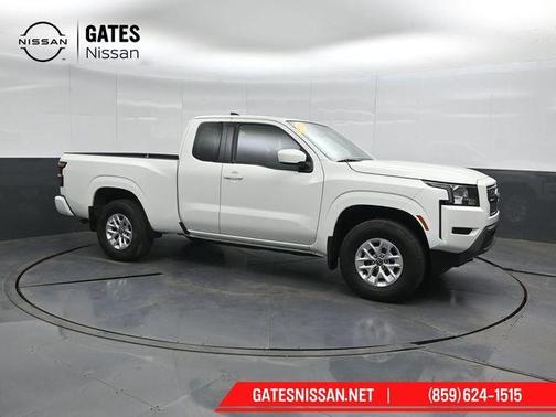 Glacier White 2024 Nissan Frontier SV