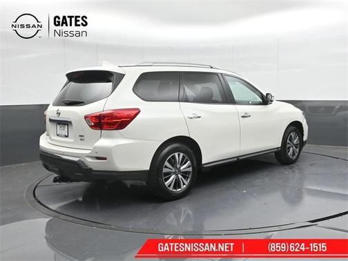 2019 Nissan Pathfinder SV