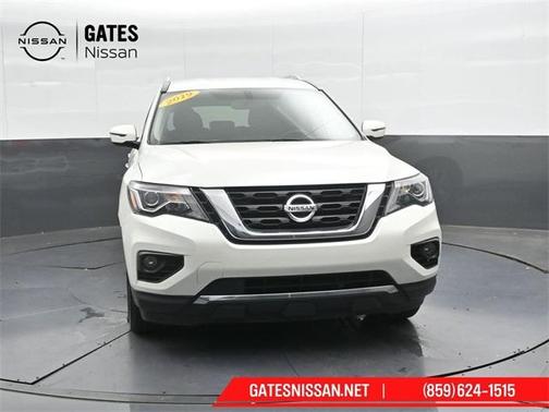 2019 Nissan Pathfinder SV