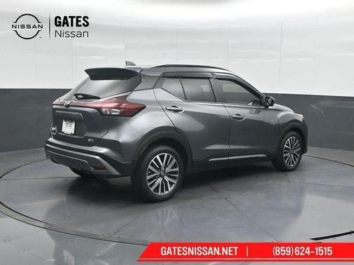 Gun Metallic 2022 Nissan Kicks SR