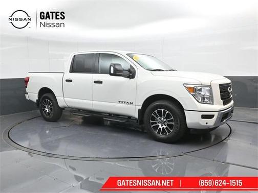 2024 Nissan Titan SV