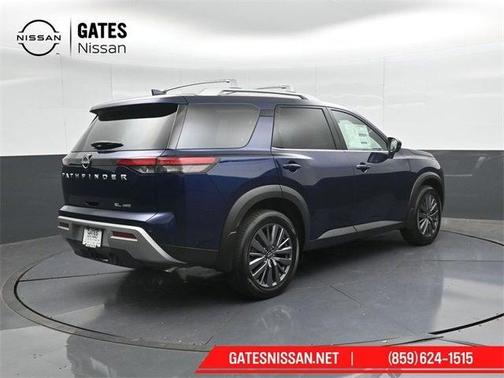 2025 Nissan Pathfinder SL