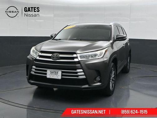 Predawn Gray Mica 2018 Toyota Highlander XLE