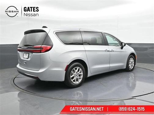 2024 Chrysler Pacifica Touring-L