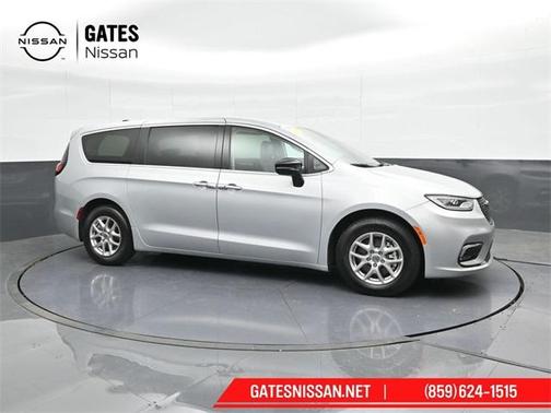2024 Chrysler Pacifica Touring-L