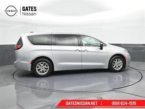 2024 Chrysler Pacifica Touring-L