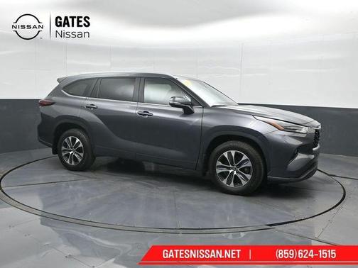 Magnetic Gray Metallic 2024 Toyota Highlander XLE