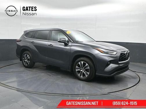 Magnetic Gray Metallic 2024 Toyota Highlander XLE