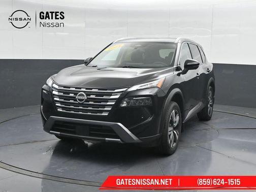 Super Black 2025 Nissan Rogue SL