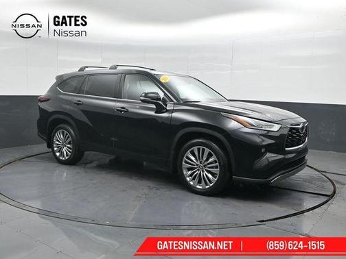 Midnight Black Metallic 2024 Toyota Highlander Platinum